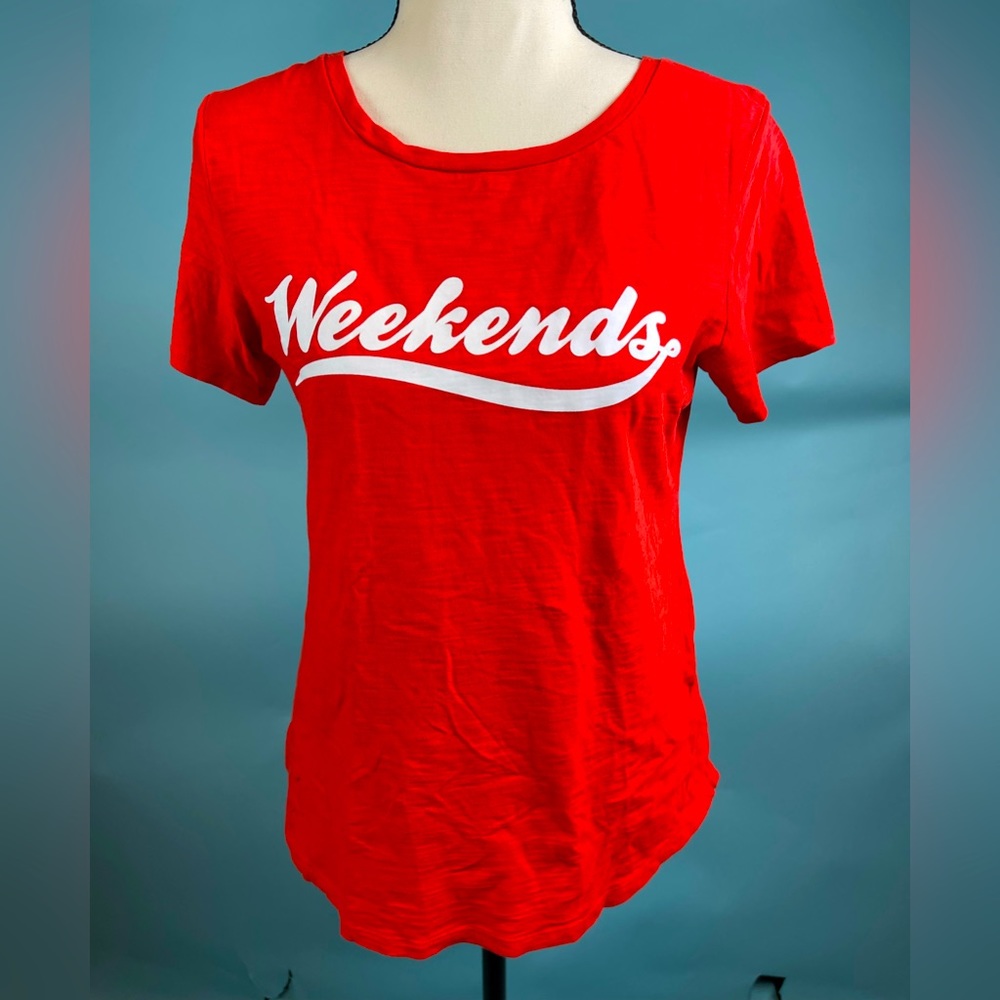 Red/orange weekends graphic tee shirt